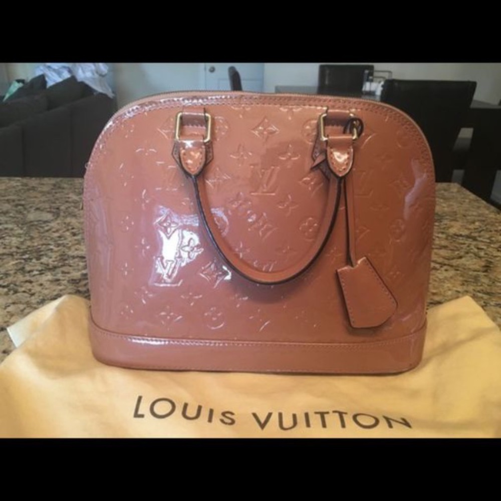 LOUIS VUITTON